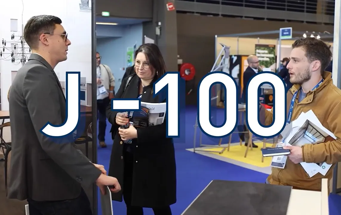 SALON : J-100